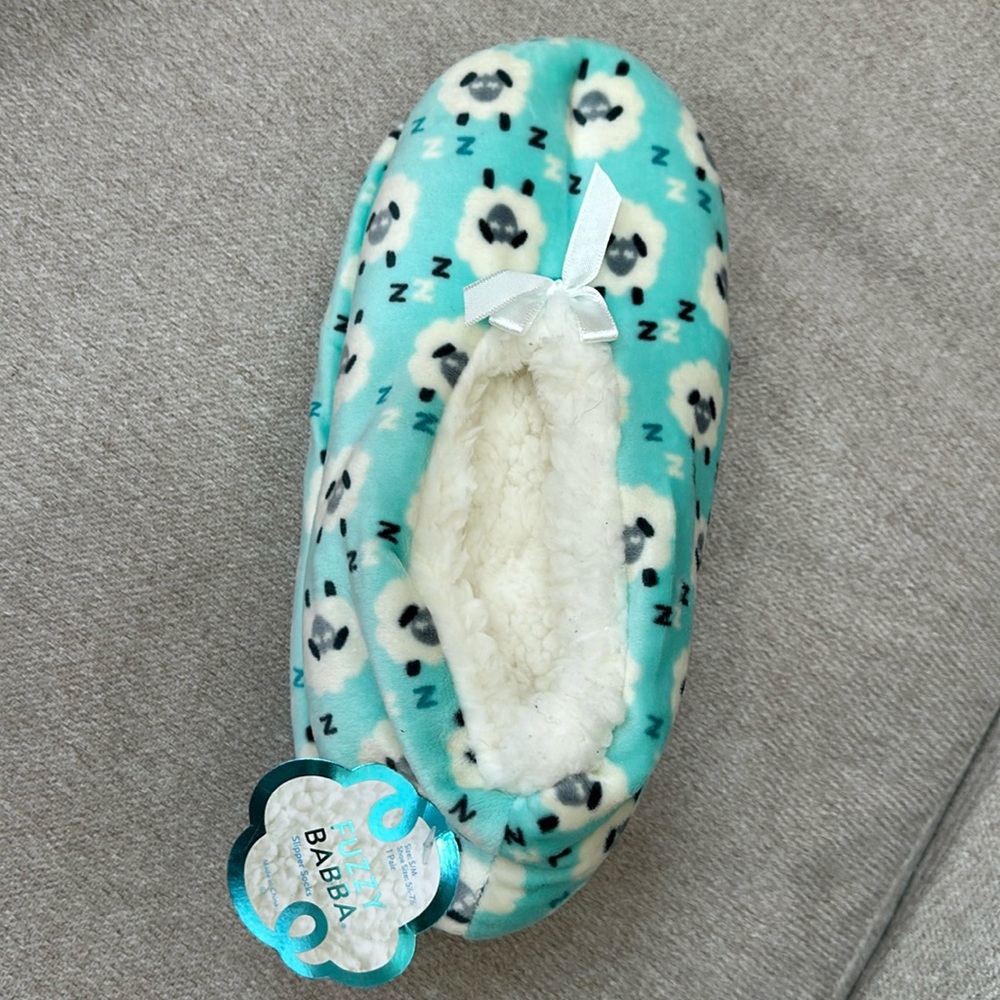 Fuzzy Babba Slipper Socks size S/M, 5.5-7.5